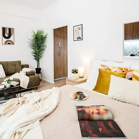 Days - One-bedroom With Netflix In New Town 프라하