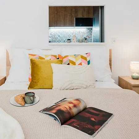 Days - One-bedroom With Netflix In New Town Daire *
